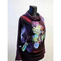 Bluzka kimono golf ozdobiona kremowymi różami